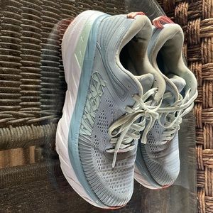 Women's size 7 HOKA BONDI sneakers